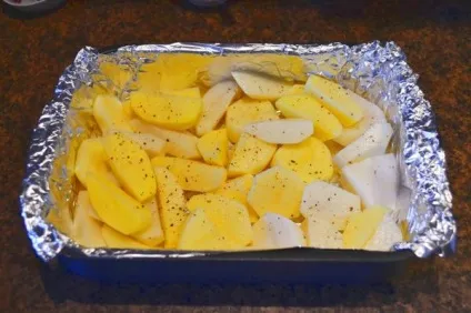 Курка з картоплею і цвітною капустою в духовці (кольоровий) Курка з картоплею і цвітною капустою в духовці