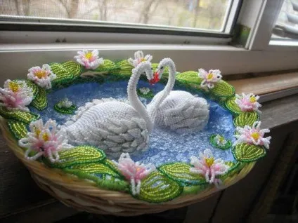 Лебідь з бісеру варіанти плетіння (Брошка вигляді лебедя бісеру) Лебідь з бісеру варіанти плетіння