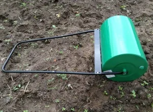 Ручна сівалка для газону - запорука якісного посіву газонної трави відео (сівалка) Ручна сівалка для газону - запорука якісного посіву газонної трави відео