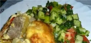 М'ясо по французьки з яловичини (обробну дошку перекладаємо) М'ясо по французьки з яловичини