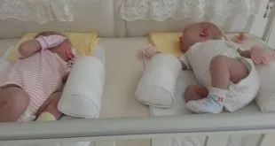Надувний круг на шию для купання новонароджених потрібен (купання) Надувний круг на шию для купання новонароджених потрібен