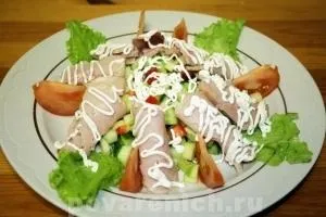 Овочевий салат з куркою і натуральним йогуртом, рецепт салату з куркою і йогуртом (овочевий салат) Овочевий салат з куркою і натуральним йогуртом, рецепт салату з куркою і йогуртом