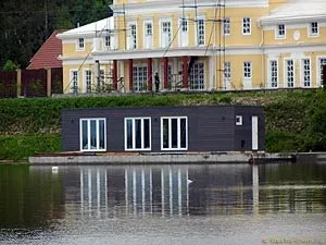 Плавучий будинок - установка будинку на воді (воді) Плавучий будинок - установка будинку на воді