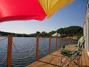 Плавучий будинок - установка будинку на воді (будинку) Плавучий будинок - установка будинку на воді