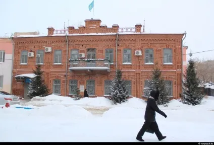 Прогулянка по Павлодар (перехрестя вулиць Дзержинського) Прогулянка по Павлодар
