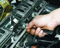 Регулюємо клапани у «Таврії», ремонт автомобілів своїми руками і не тільки (регулюємо) Регулюємо клапани у «Таврії», ремонт автомобілів своїми руками і не тільки