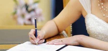 Розлучення без присутності одного з подружжя або без участі обох сторін (обох) Розлучення без присутності одного з подружжя або без участі обох сторін