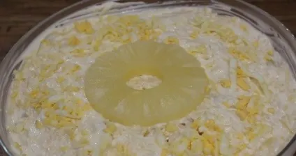 Рецепти салату з ананасами і курячими грудками, з фото крок за кроком (ананасами) Рецепти салату з ананасами і курячими грудками, з фото крок за кроком