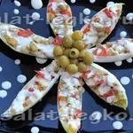 Салат з черрі, огірками і сухариками (огірками) Салат з черрі, огірками і сухариками