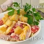 Салат з черрі, огірками і сухариками (огірки) Салат з черрі, огірками і сухариками