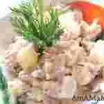Салат з курячою грудкою і маринованими огірками (маринованими) Салат з курячою грудкою і маринованими огірками