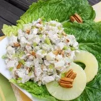 Салат з куркою і часником (часником) Салат з куркою і часником