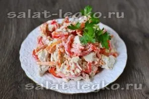 Салат з курячою грудкою, перцем і морквою (перець) Салат з курячою грудкою, перцем і морквою