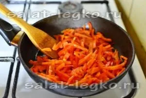Салат з курячою грудкою, перцем і морквою (курячої) Салат з курячою грудкою, перцем і морквою