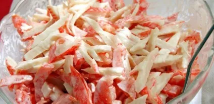 Салат з крабовим м'ясом і помідорами - святкові рецепти 2017 роки (м'ясом) Салат з крабовим м'ясом і помідорами - святкові рецепти 2017 року