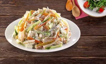 Салат з курки з шинкою, готуємо смачно