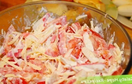 Салат з крабовим м'ясом і помідорами - святкові рецепти 2017 роки (м'ясом) Салат з крабовим м'ясом і помідорами - святкові рецепти 2017 року