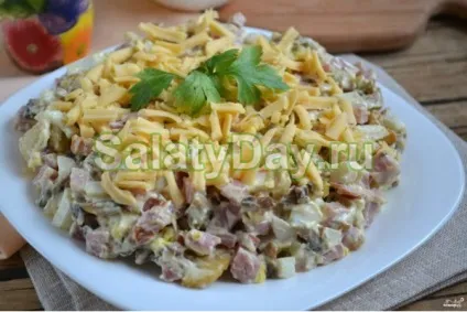 Салат французький з яблуком - цікаве і просте блюдо рецепт з фото і відео (блюдо) Салат французький з яблуком - цікаве і просте блюдо рецепт з фото і відео