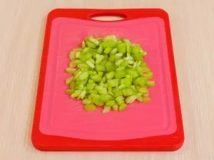 Салат з курячим філе, овочами і йогуртовой заправкою (філе) Салат з курячим філе, овочами і йогуртовой заправкою