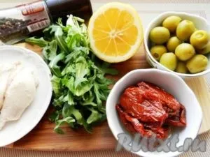 Салат з курки з квасолею і огірками - готуємо покроково з фото (огірками) Салат з курки з квасолею і огірками - готуємо покроково з фото