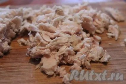 Салат з курки з квасолею і огірками - готуємо покроково з фото (огірками) Салат з курки з квасолею і огірками - готуємо покроково з фото