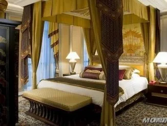Селена гомес у весільній сукні
