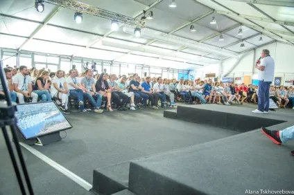 Секретар генради «едінойУкаіни» Сергій Неверов поспілкувався з молодими політичними лідерами на (сергей) Секретар генради «едінойУкаіни» Сергій Неверов поспілкувався з молодими політичними лідерами на