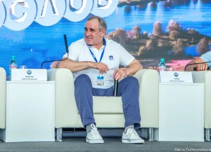 Секретар генради «едінойУкаіни» Сергій Неверов поспілкувався з молодими політичними лідерами на (секретар) Секретар генради «едінойУкаіни» Сергій Неверов поспілкувався з молодими політичними лідерами на