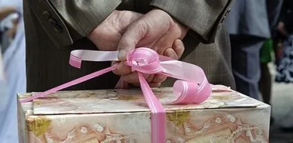 Жартівливі подарунки на весілля молодим у віршах, з предметами, найприкольніші і веселі (жартівливі) Жартівливі подарунки на весілля молодим у віршах, з предметами, найприкольніші і веселі