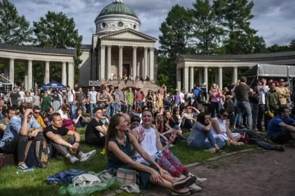 Скільки організатори заробляють на літніх фестивалях (літніх) Скільки організатори заробляють на літніх фестивалях