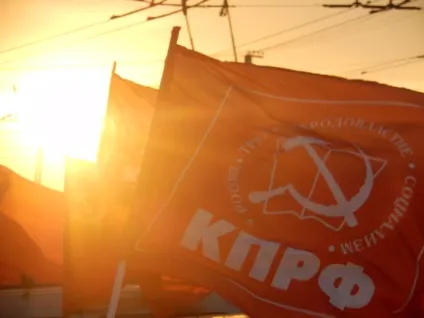 Те, що творить уряд, руйнує Україну швидше, ніж санкції (руйнує) Те, що творить уряд, руйнує Україну швидше, ніж санкції