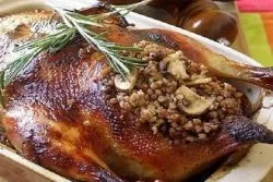 Качка в духовці з гречкою (духовці) Качка в духовці з гречкою