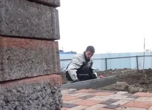 Укладання плитки на дачі