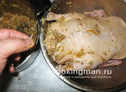 Качка в духовці фарширована гречкою - кулінарія для чоловіків