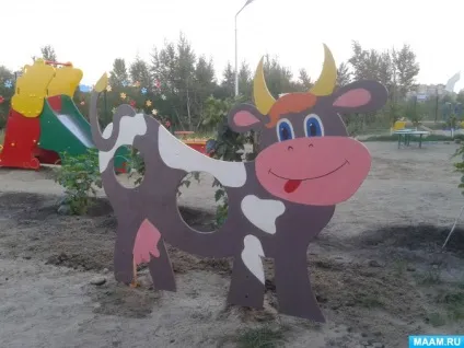 Прикраса ділянки з дерева «корівка і жираф» (для педагогів) Прикраса ділянки з дерева «корівка і жираф»