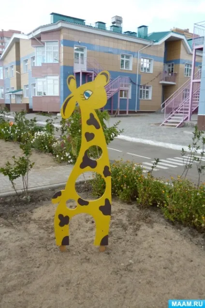 Прикраса ділянки з дерева «корівка і жираф» (школи) Прикраса ділянки з дерева «корівка і жираф»