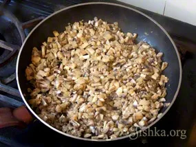 Качка запечена з гречкою - покроковий рецепт з фото