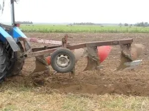 Саморобний плуг на мтз 80 - креслення, відео та фото споруди своїми руками (креслення) Саморобний плуг на мтз 80 - креслення, відео та фото споруди своїми руками