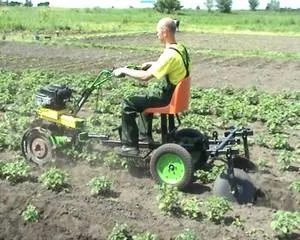 Саморобні мотоблоки опис високопродуктивної конструкції, етапи монтажу (Середні мотоблоки мають) Саморобні мотоблоки опис високопродуктивної конструкції, етапи монтажу