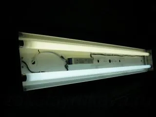 Саморобний люмінесцентний світильник