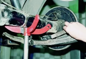 Заміна ресор газ 3110, автолюбителі (ресор) Заміна ресор газ 3110, автолюбителі