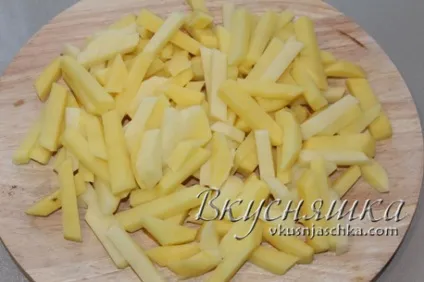 Смажена картопля з вешенками на сковороді
