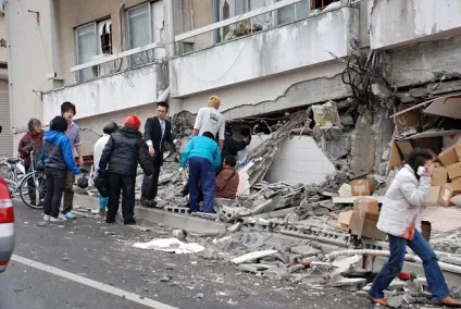 Землетрус і цунамі в Японії (рівень радіації межами) Землетрус і цунамі в Японії