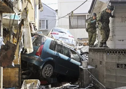Землетрус і цунамі в Японії (цунамі) Землетрус і цунамі в Японії