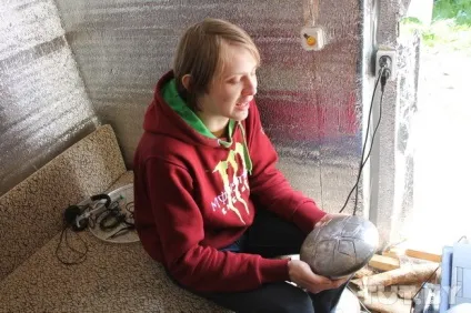 Звуки глюків гомельчанин змайстрував музичний інструмент з газового балона