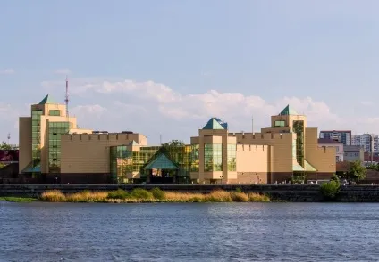 10 Місць в Луганську, які варто показати гостям міста (які) 10 Місць в Луганську, які варто показати гостям міста