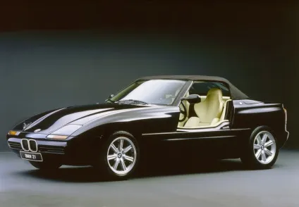 10 Автомобілів з самими незвичайними дверима (Aston Martin Rapide) 10 Автомобілів з самими незвичайними дверима