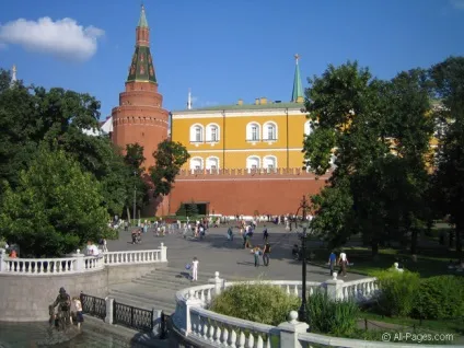 Олександрівський сад - парк у кремля (кремля) Олександрівський сад - парк у кремля