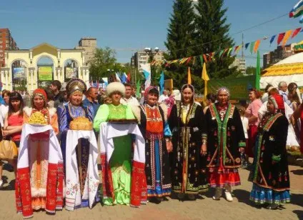 Башкири і татари відмінності в зовнішності і характері (татари) Башкири і татари відмінності в зовнішності і характері