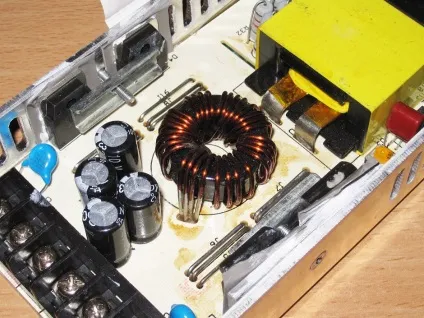 Блок живлення, яким він не повинен бути (psu) Блок живлення, яким він не повинен бути